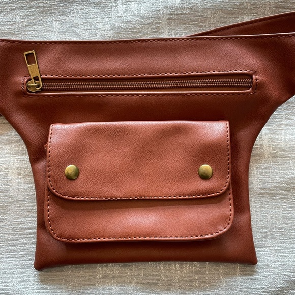 EUC Belt Bag Bundle (2 bags) Faux Leather - black and brown - Picture 5 of 10